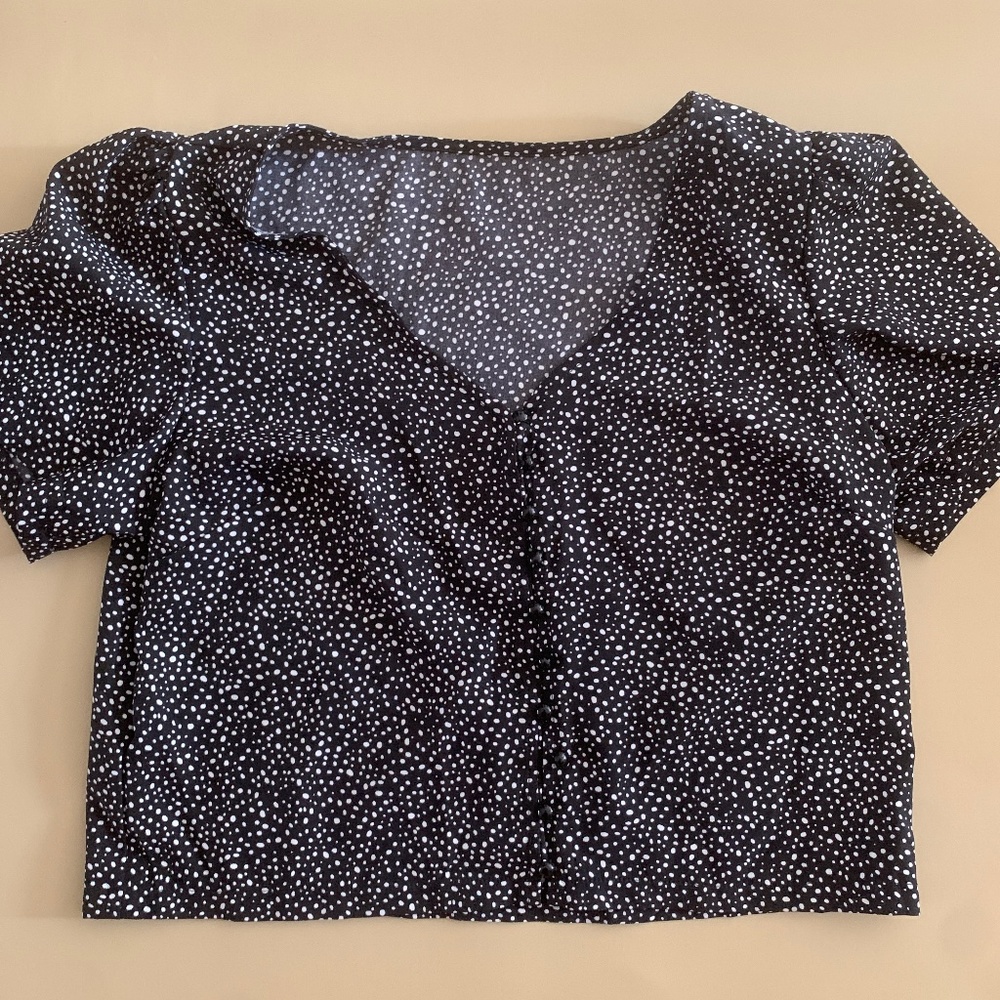 SHEIN black button down cropped blouse